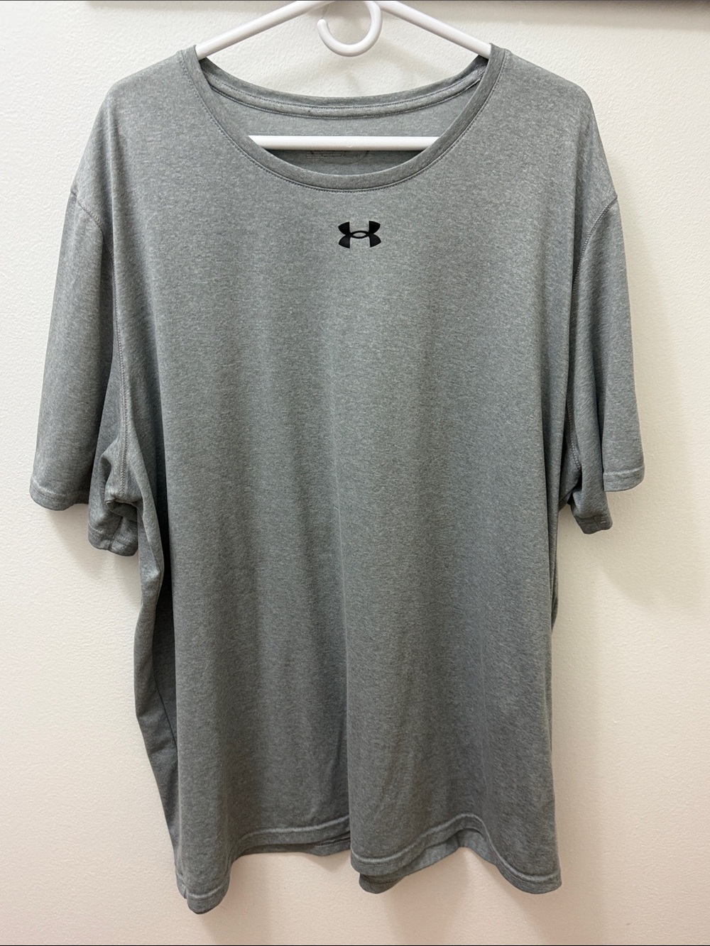 Under Armour Men’s Gray Athletic Short-Sleeve Tee